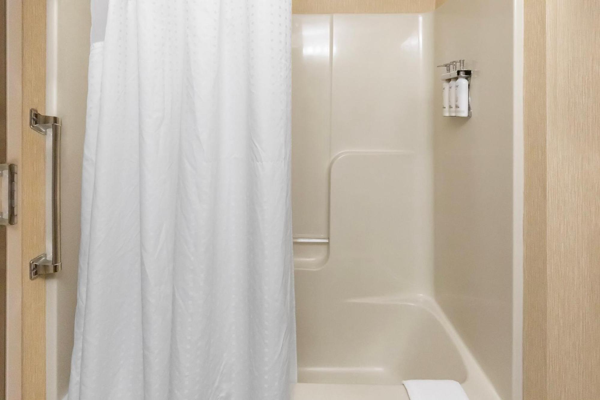 Holiday Inn Express - Ludlow - Chicopee Area By Ihg Kültér fotó