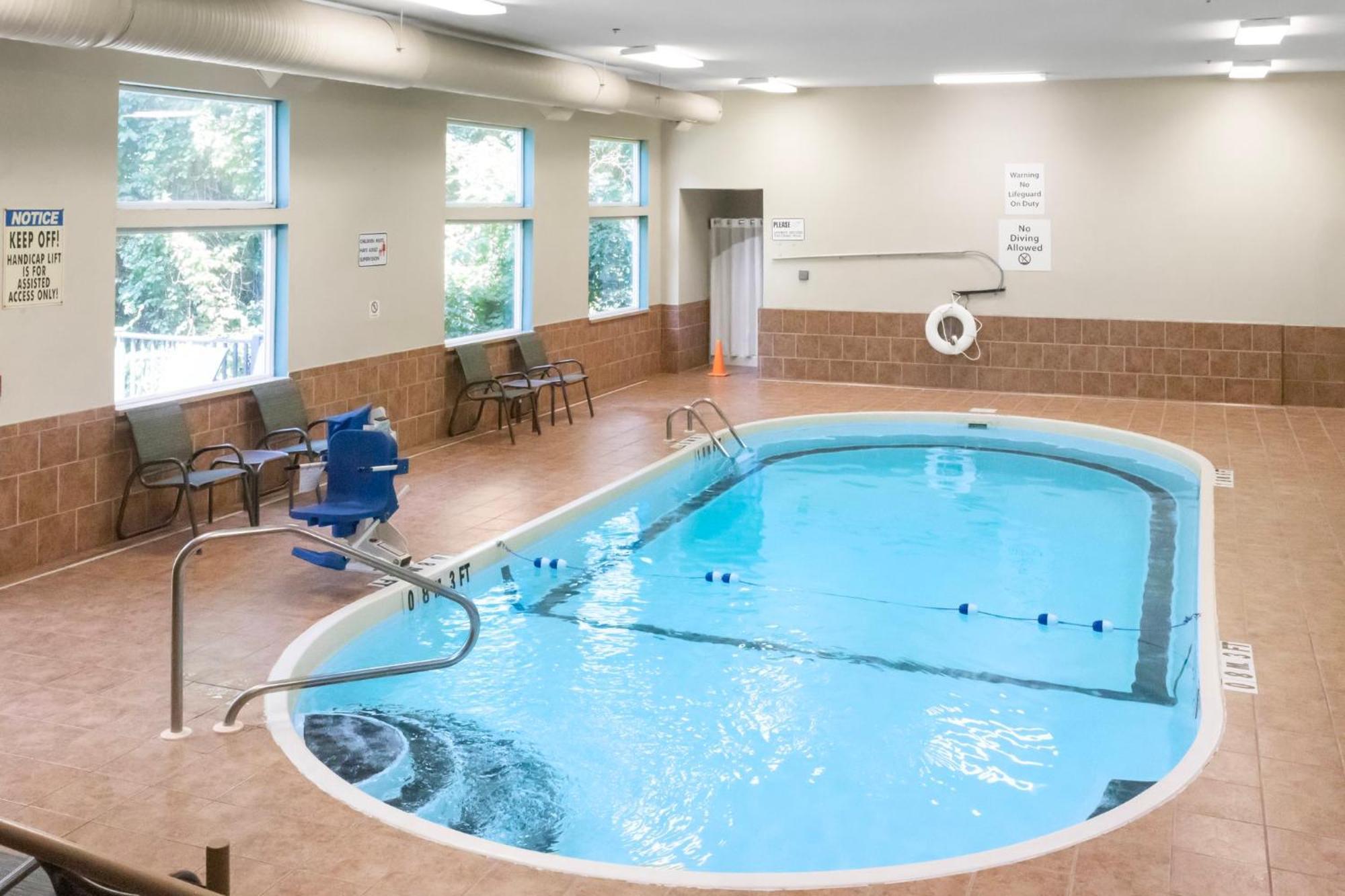 Holiday Inn Express - Ludlow - Chicopee Area By Ihg Kültér fotó