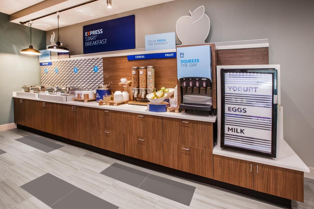 Holiday Inn Express - Ludlow - Chicopee Area By Ihg Kültér fotó