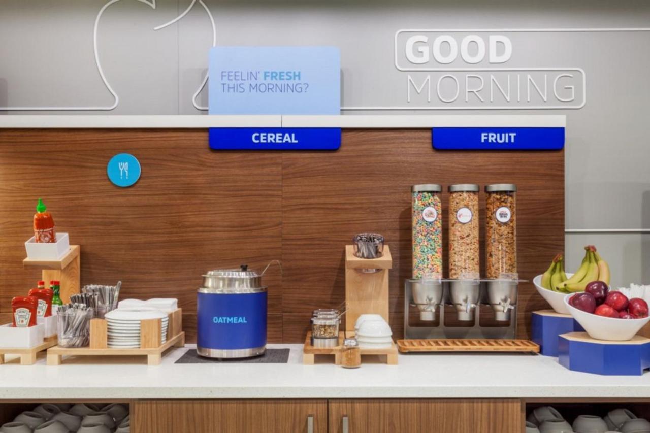 Holiday Inn Express - Ludlow - Chicopee Area By Ihg Kültér fotó