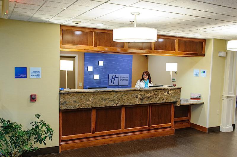 Holiday Inn Express - Ludlow - Chicopee Area By Ihg Kültér fotó